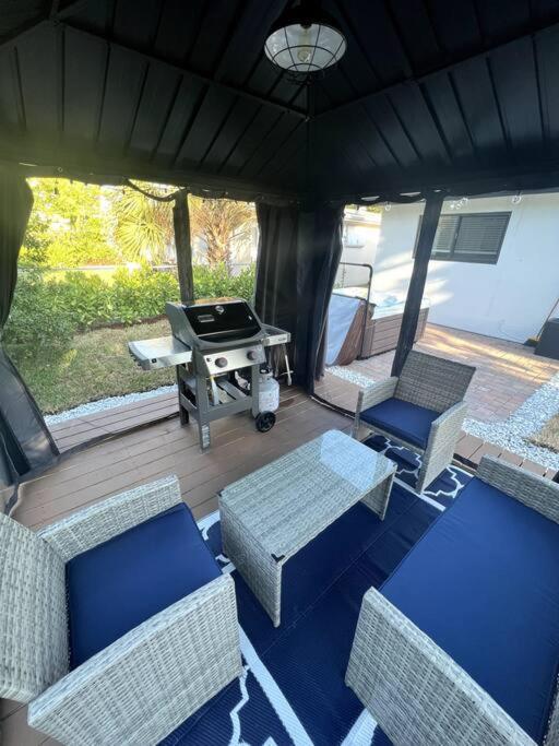 Modern Tropical Oasis With Arcade, Hottub & Minigolf Villa Hollywood Kültér fotó