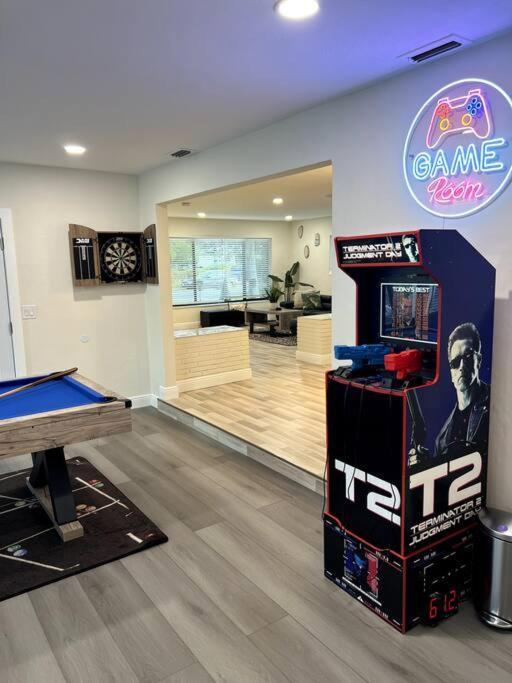 Modern Tropical Oasis With Arcade, Hottub & Minigolf Villa Hollywood Kültér fotó